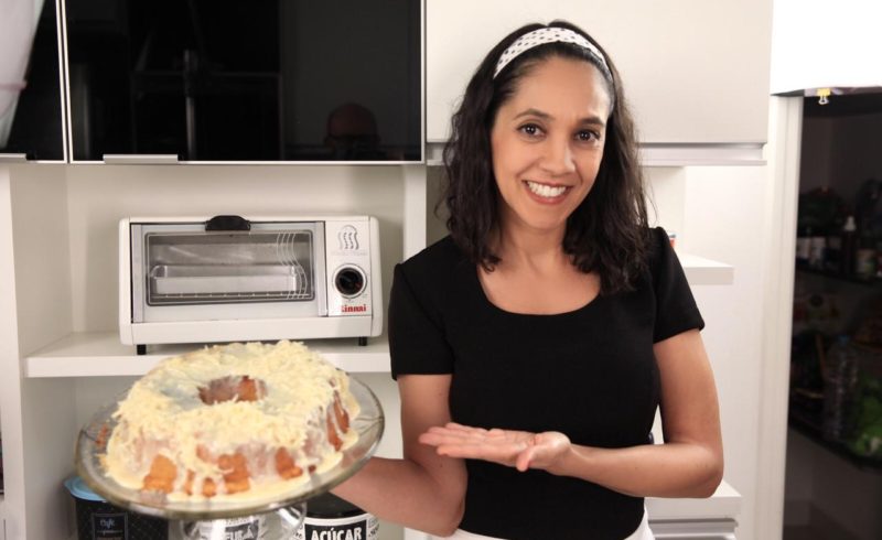 O bolo de fubá da minha avó - Na Cozinha da Helo